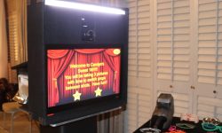 We can customize the photobooth screen with options such as custom text for each event.