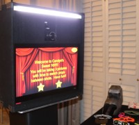 We can customize the photobooth screen with options such as custom text for each event.